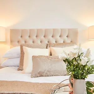 Deluxe Centre With Free Parking No Balcony Leeds (West Yorkshire)